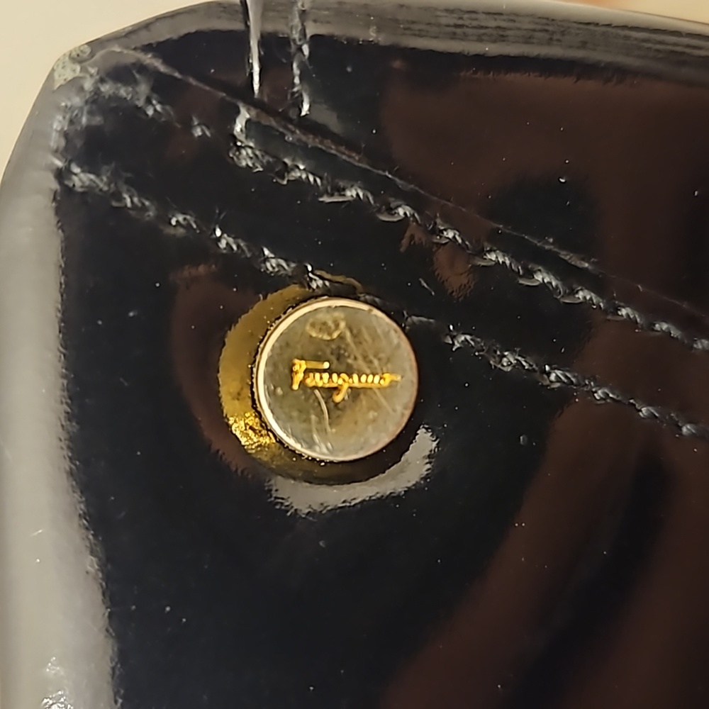 Salvatore Ferragamo Black Patent Leather Vala Large Tote w/ Gold, EUC Ha… - Picture 7 of 16